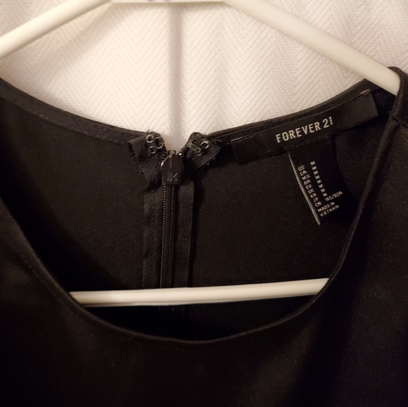 Evening dress - Picture 2 of 4